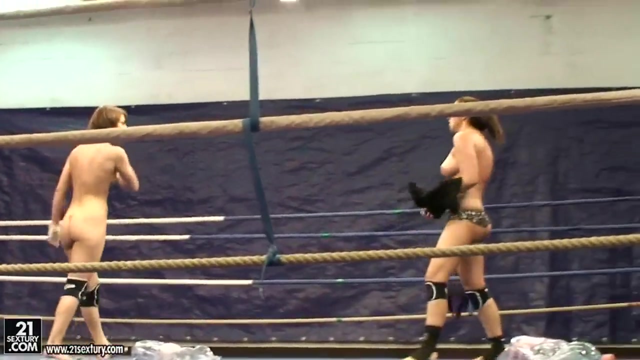 Nude fight club with Eliska Cross and Lisa Sparkle.