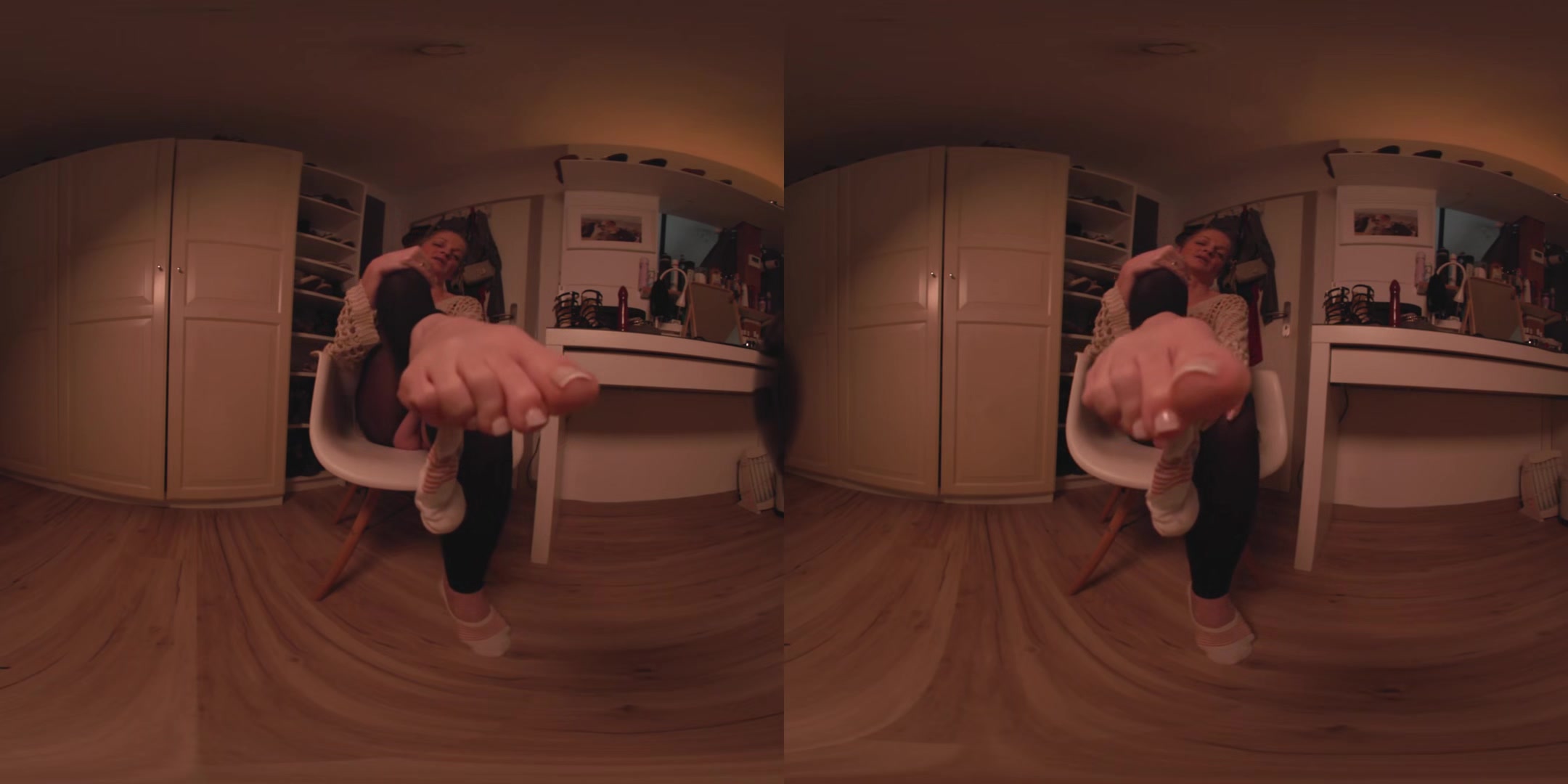 Masturbating In Heels - Sabdeluxe