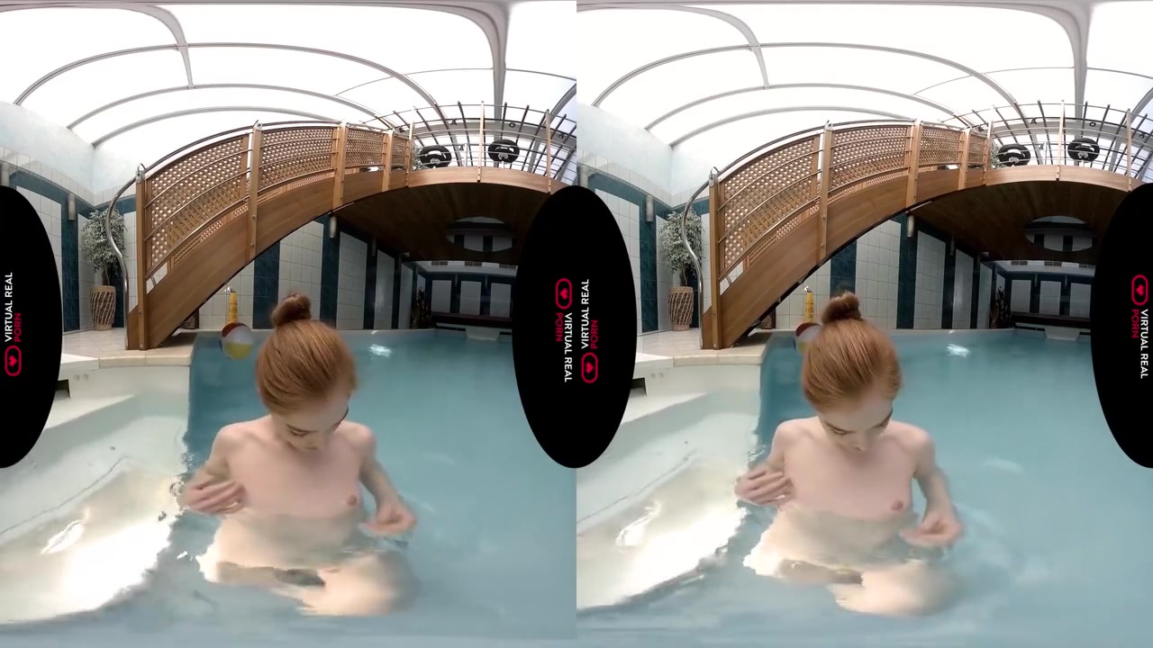 Mysterious Present - Virtual Reality And Jia Lissa