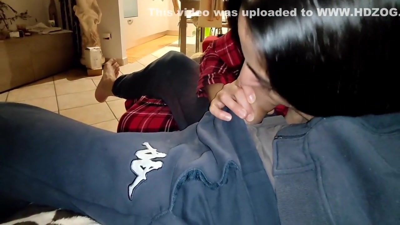 Wife In Pajamas Fucks A Friend In Silence While Her Husband Is In The Room 15 Min - Luca Ferrero