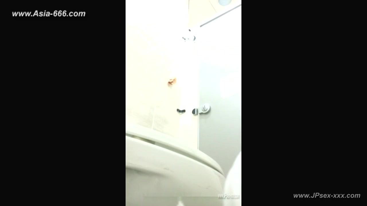 peeping korean girls go to toilet.3