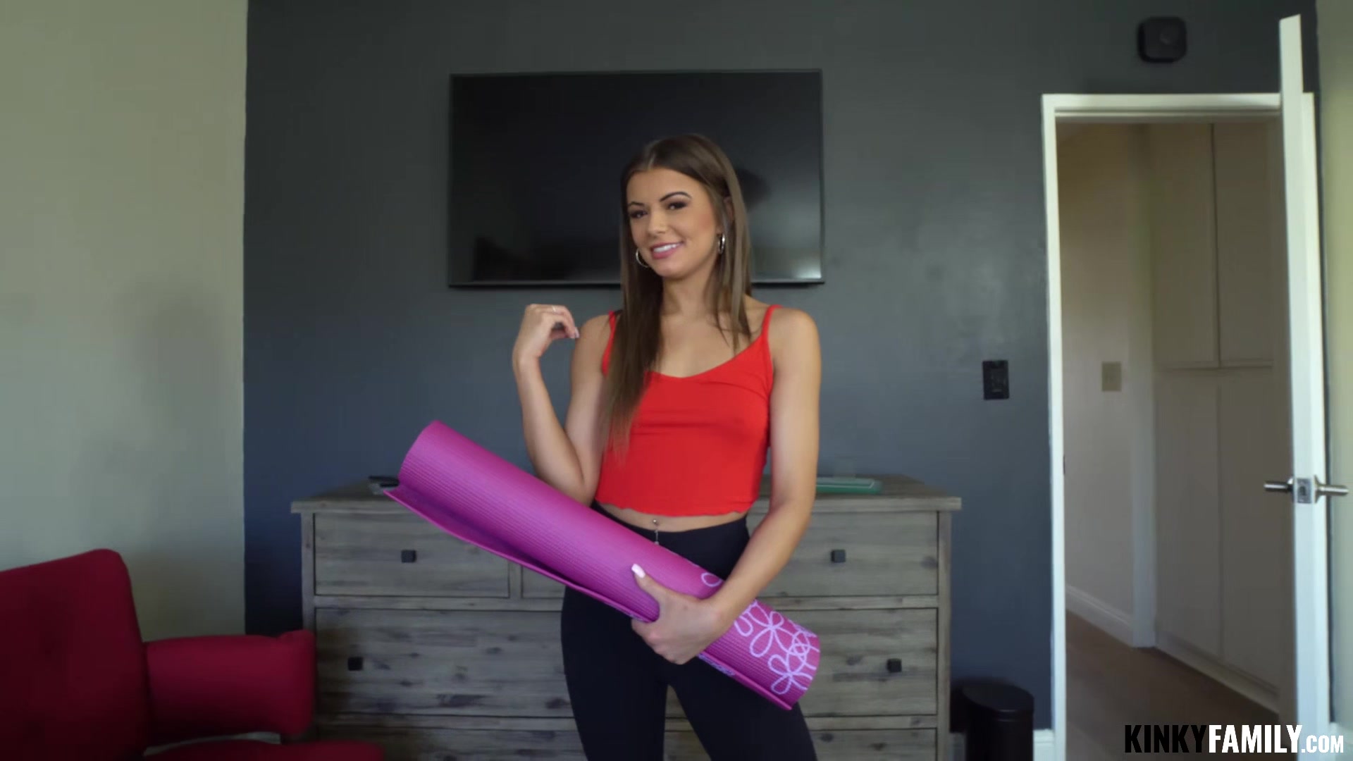 Kinky Family - Jade Reign - Fucking my yoga-loving stepsis