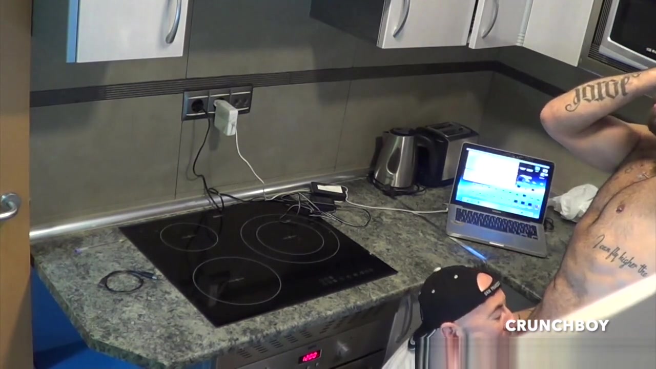 Webcam in the kitchen with Jess used raw by Jorhe Leal - HomeWebCamera
