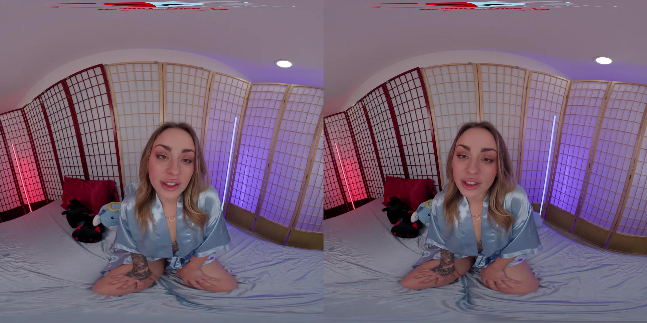 Anna Claire Clouds Hijacks Your Attention