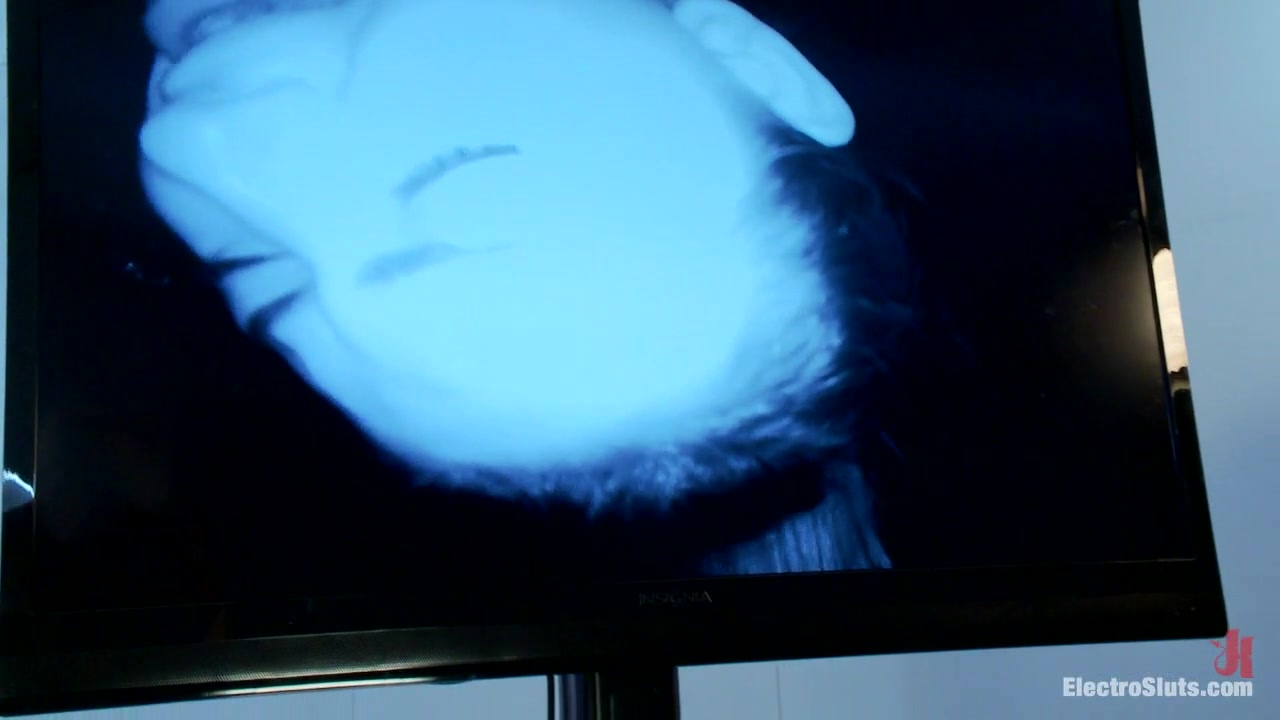 Bobbi Starr Missy Minks in Missy Minks Is Finally Back For Electrosex - Electrosluts