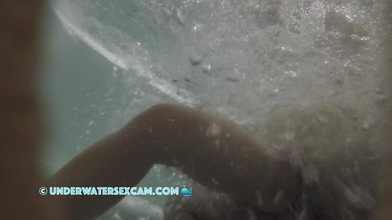 Sex Games In A Public Whirlpool