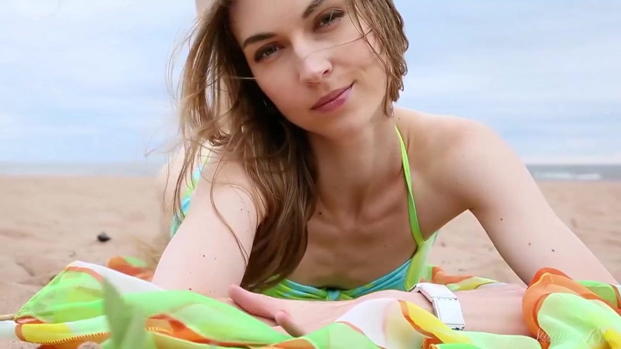 Flexible teen 18+ At The Beach And In Bed