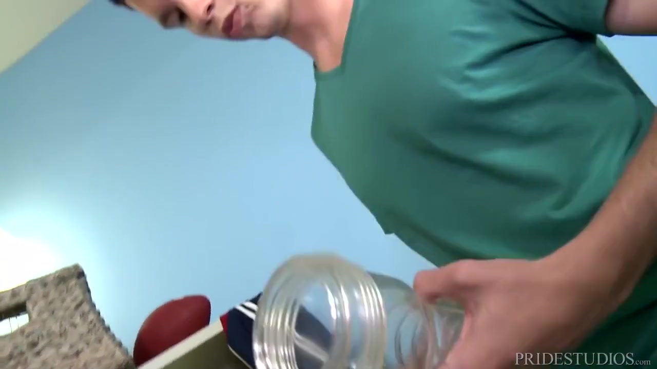 Benn Heights And Alan Kennedy In Fingers Deep In Dormitory Exploration