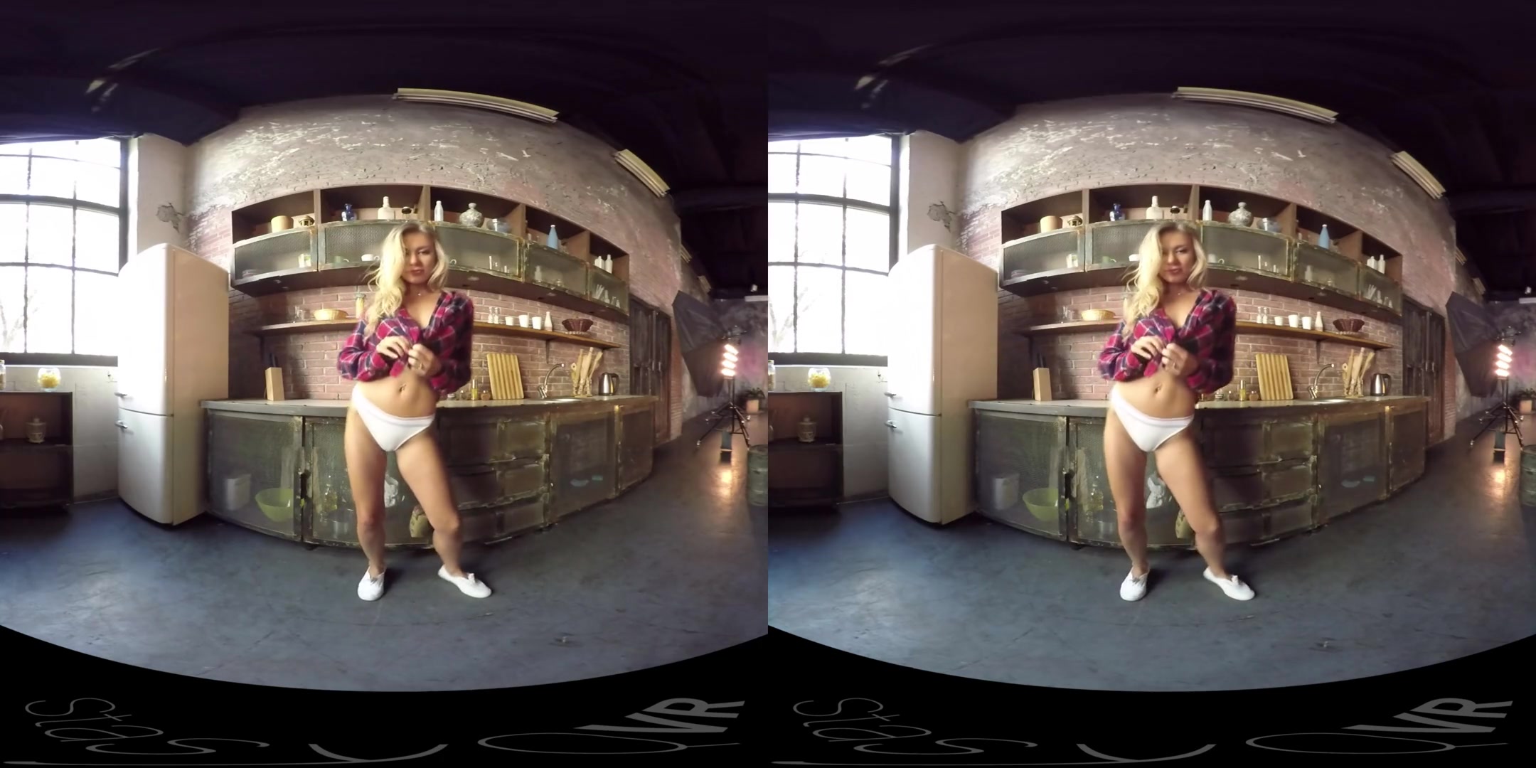 Blonde Strips For Breakfast - StasyQVR