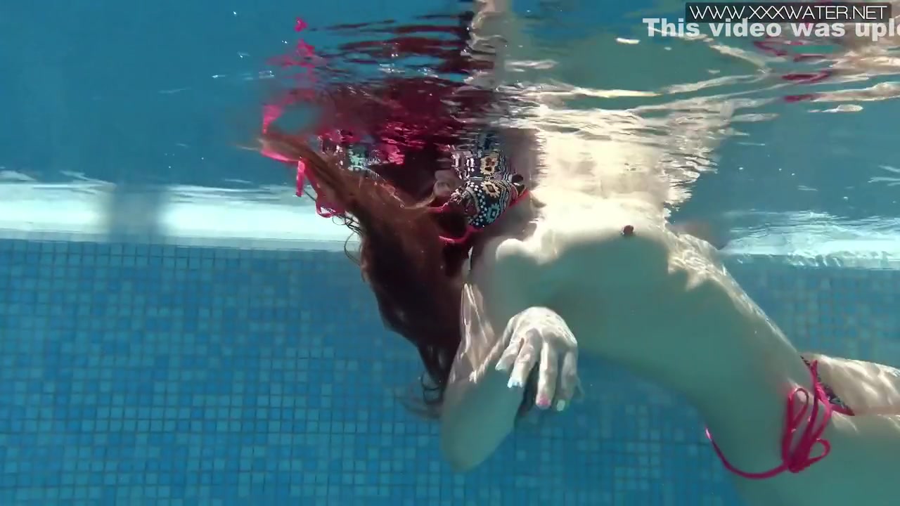 Nicole Pearl - The Most Milf In The World Swimming
