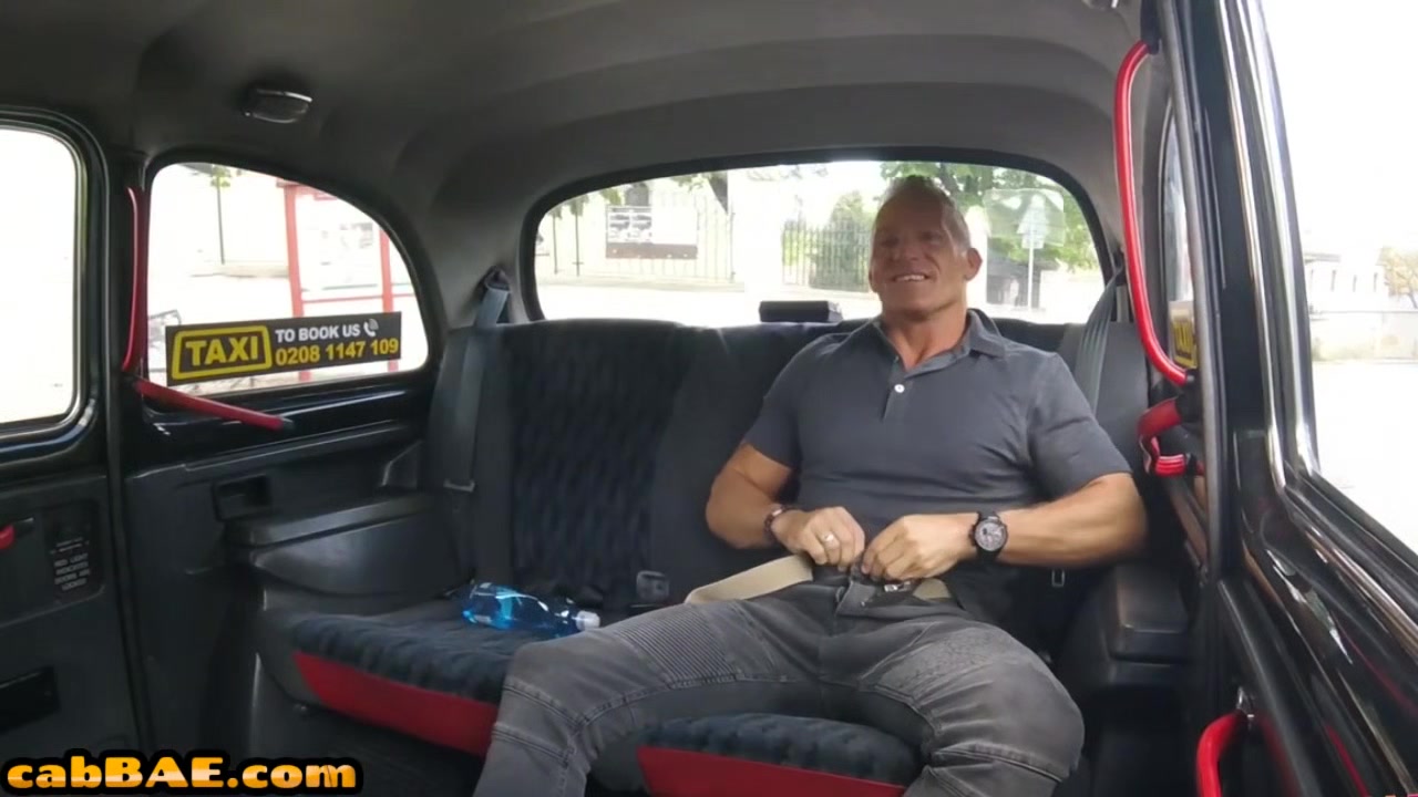 Bigboobs taxi driver pussylicked and squirts during sex