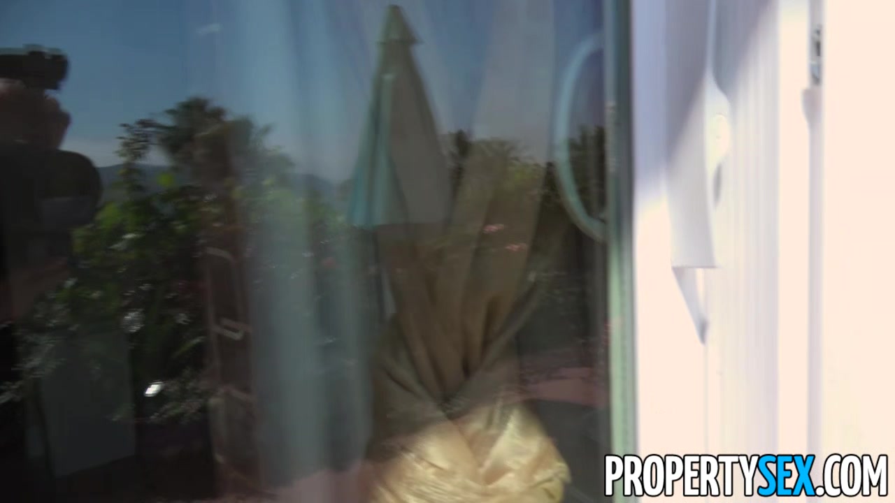 PropertySex Desperate Ivy Wolfe Fucks to Sell House