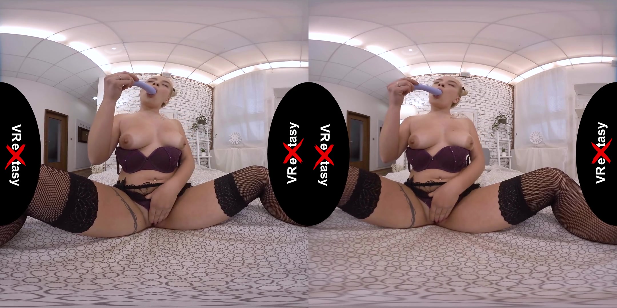 Jessica Diamond - Solo; Voluptuous teen 18+ Playing with her Pussy