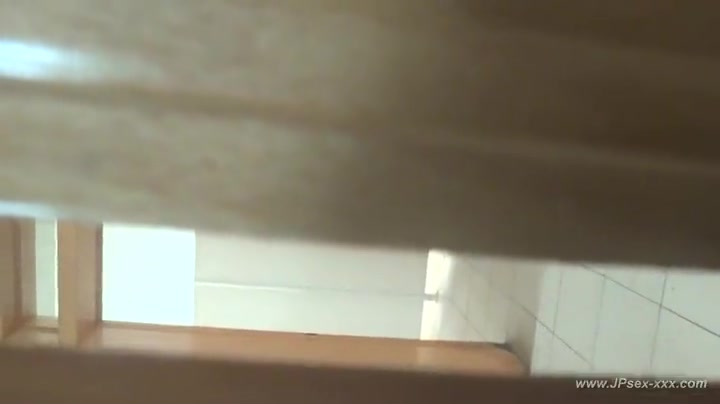 chinese girls go to toilet.27