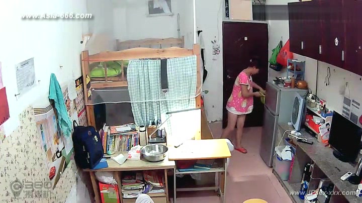 Hackers use the camera to remote monitoring of a lover's home life.226
