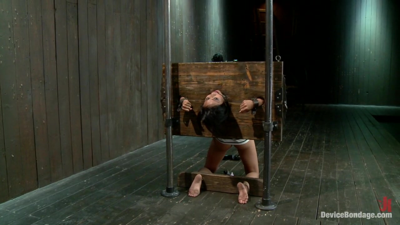 Krissie Dee Punished by Sebastian Keys on DeviceBondage!