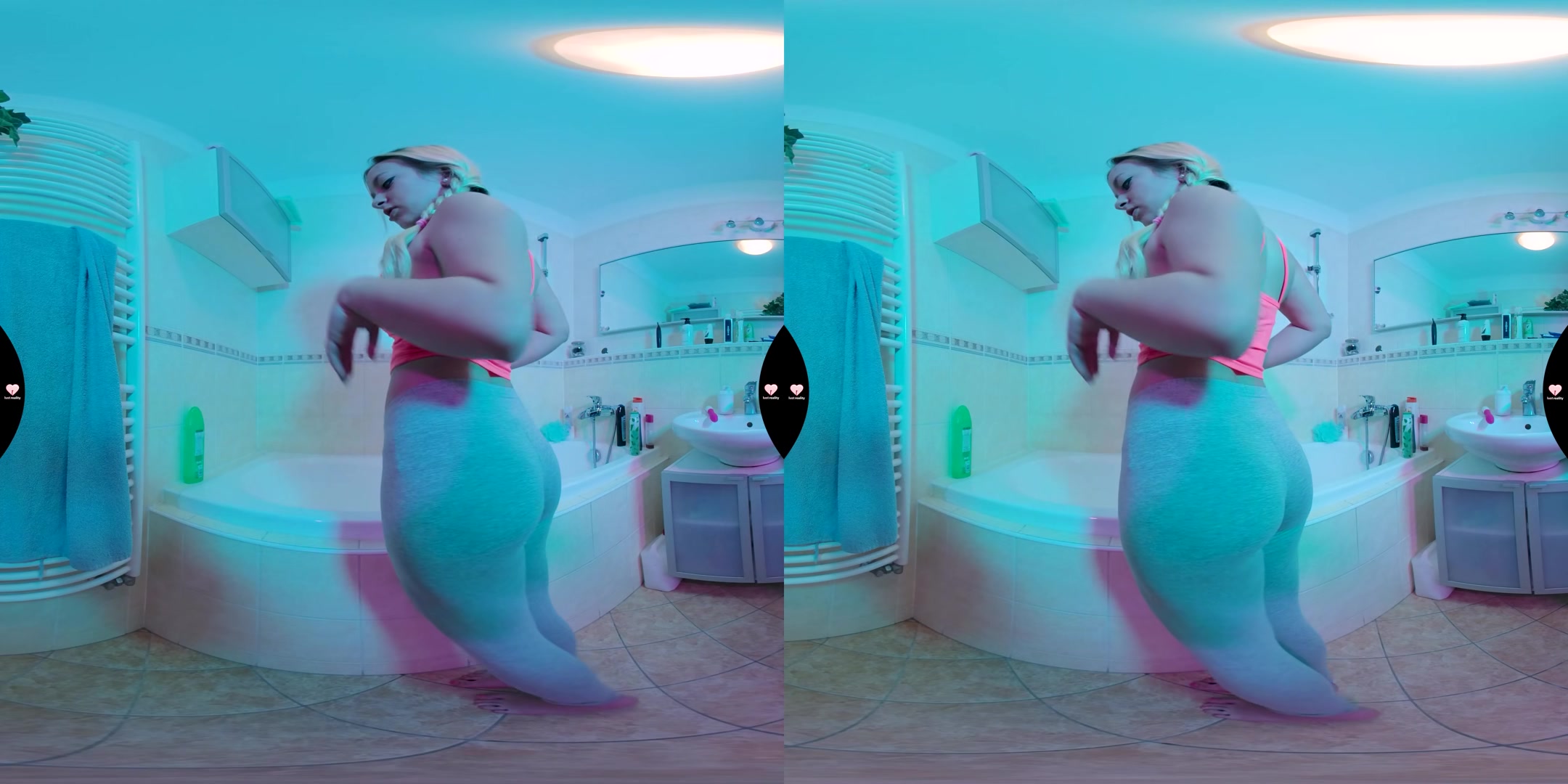 Hot teen 18+ Jessica In The Bathroom Plays With Dildo - LustReality
