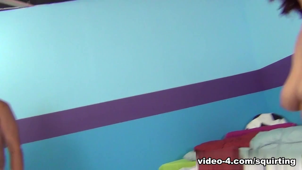 Jayden Lee, Ashley Graham, Ralph Long, Porno Dan in Jayden and Ashley Make Squirting Mess Video
