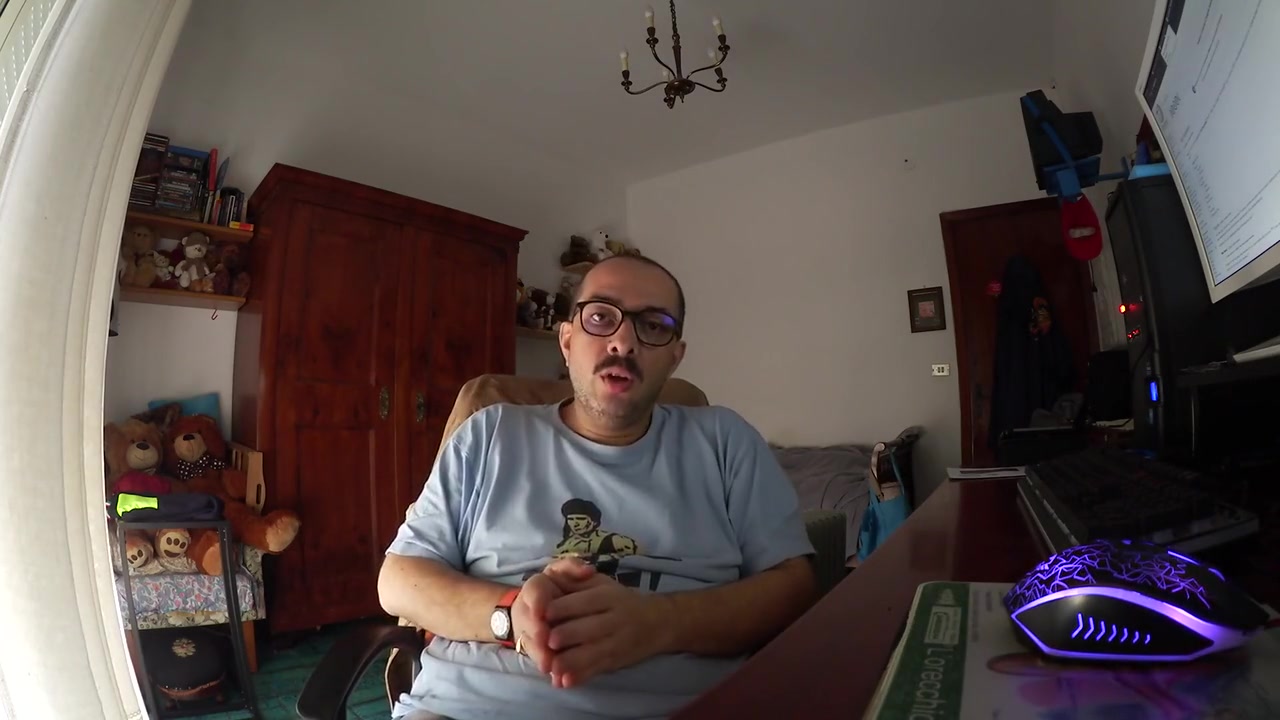 Terrorizzata Dal Mio Gigantesco Razzo
