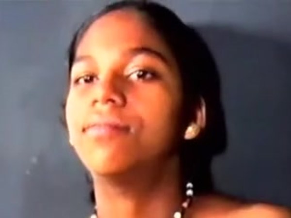 Cute girl fingered and screwed in bhabi sex video