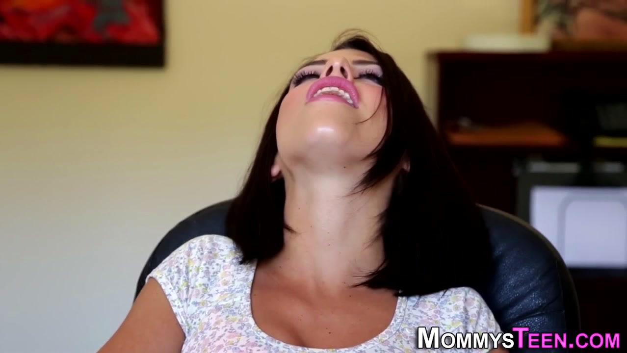 Lesbian stepmom squirts