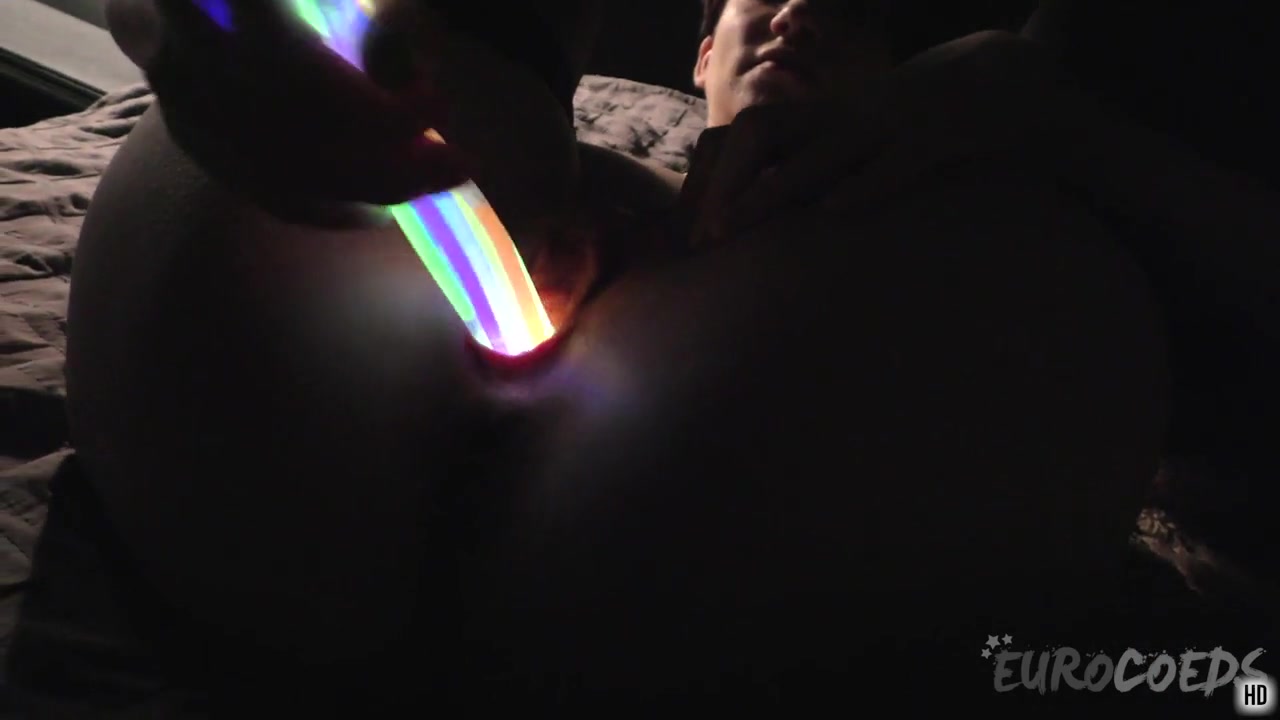 Nasty And Hot Sonja Glowstick Masturbation And Slow Gaping - EuroCoeds