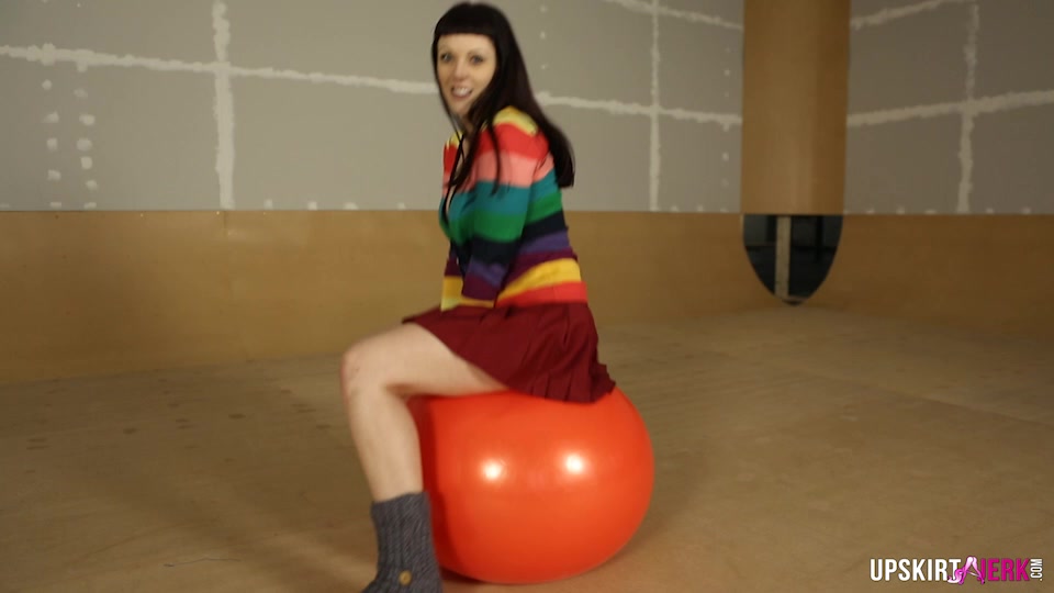 Shay Hendrix "Watch Me Bounce" - UpskirtJerk