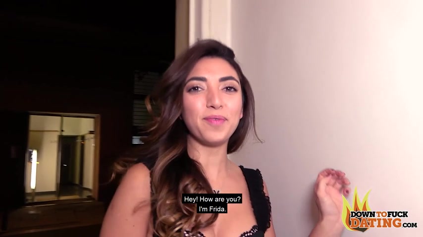 Frida Sante: Fucks On The First Date