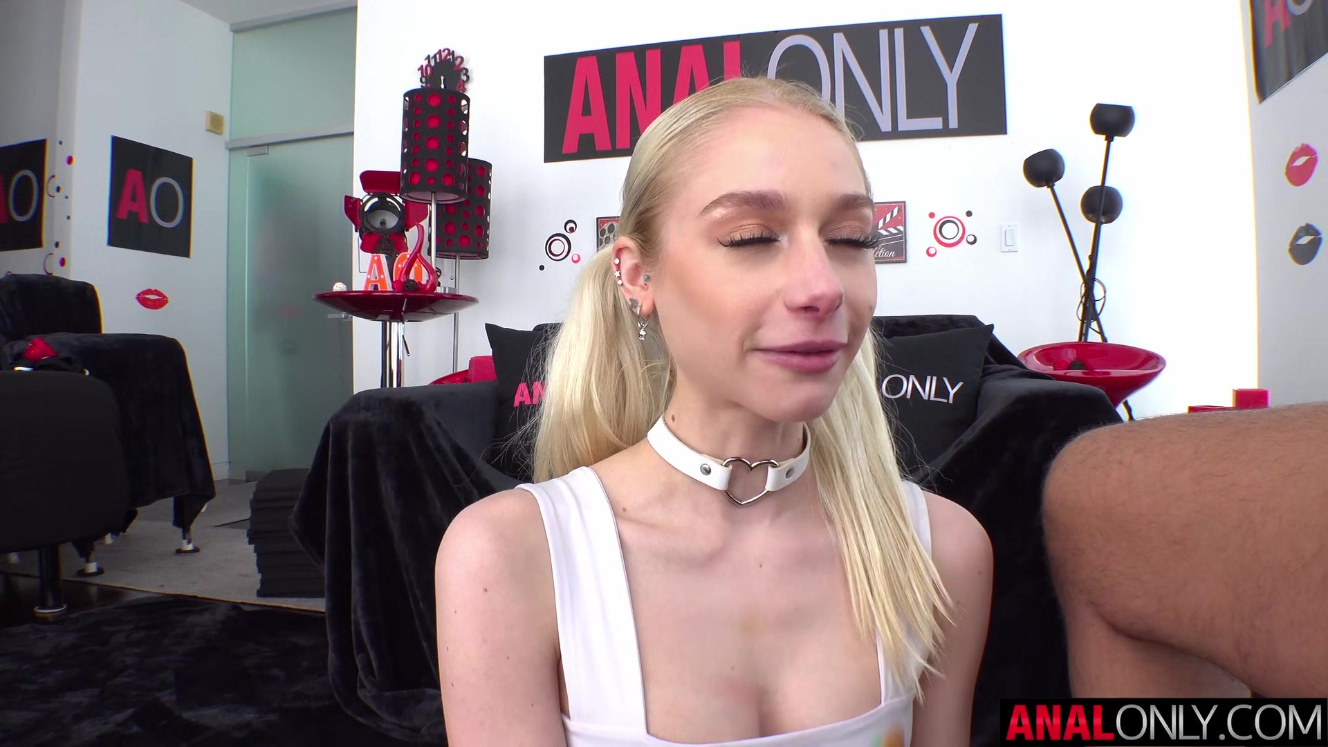 ANAL ONLY Scarlett Hampton's backdoor pleasures