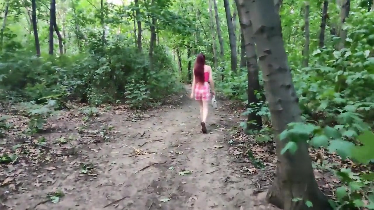 Isabella Both In Pov The Hot Redhead Gives A Quick Forest Blowjob