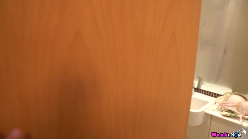 Dolly - Shower WANK - Sexy Videos - WankitNow