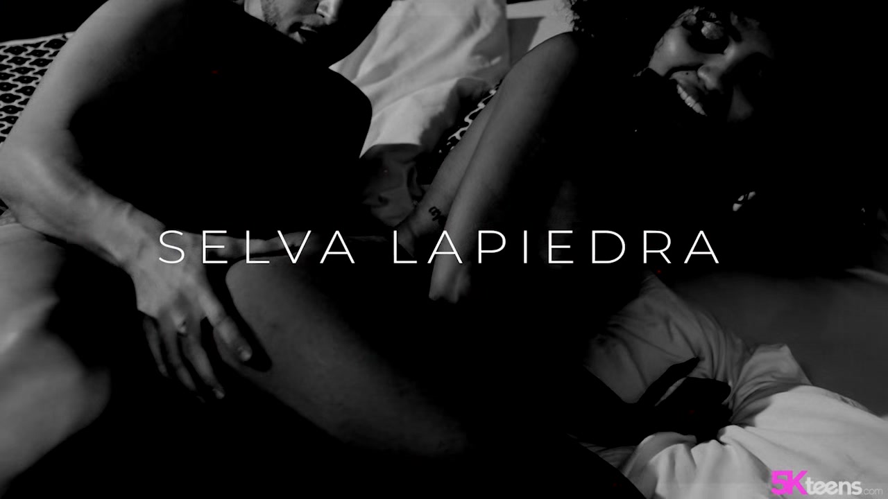 Licking A Latina - 5KPorn