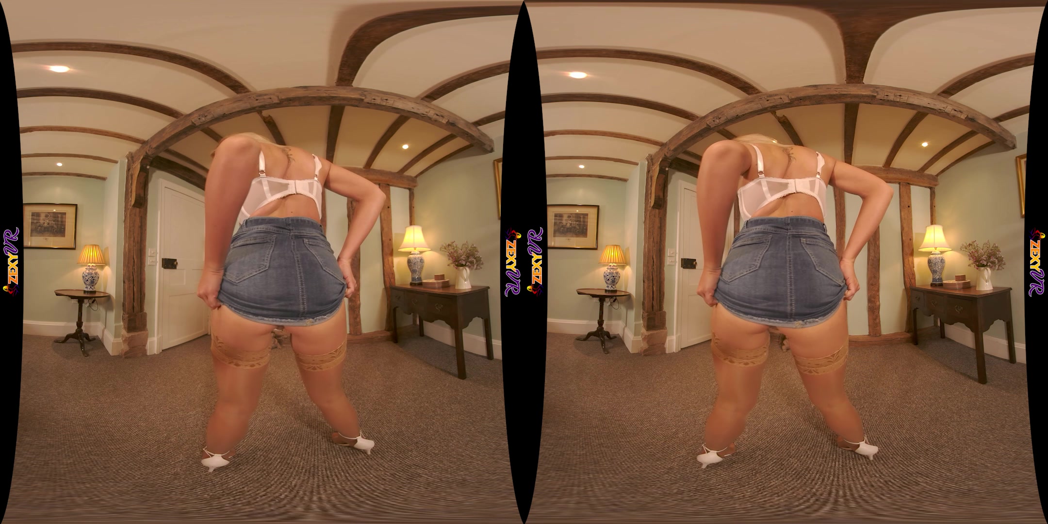 Peachy and Cheeky featuring Bethany Morgan - ZexyVR