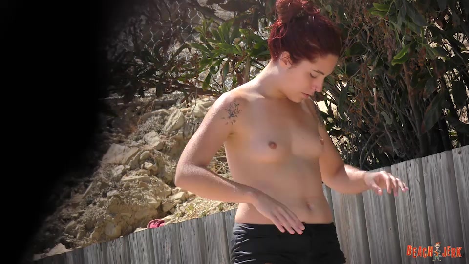 Redhead candid - BeachJerk