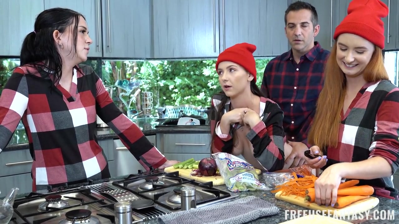 Riley Jean & Serena Hill & Violet Spice & Donnie Rock in Thanksgiving Reconciliation - FreeuseFantasy