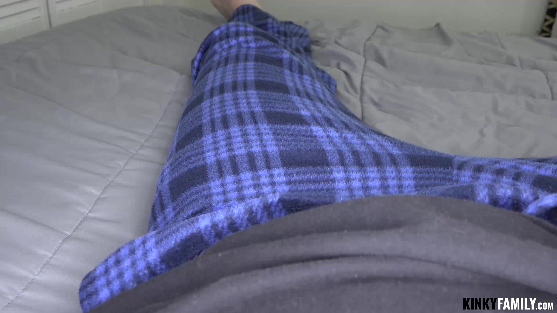 Kinky Family - Emma Hix - Fucking Canadian stepdaughter