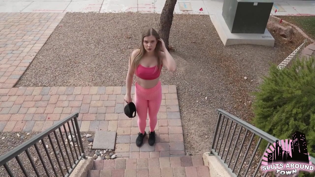 Harlow West - She Makes A Move On The Guy Shes Been Watching