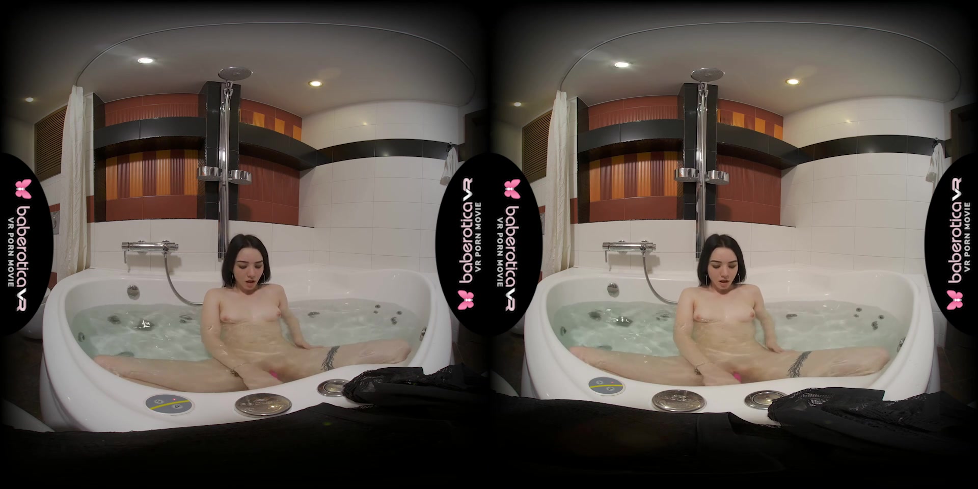 Candy Black is in the tub masturbating for us in VR - BaberoticaVR