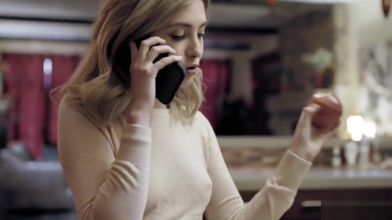 Babysitter teen 18+ fuck while on the phone with boyfriend