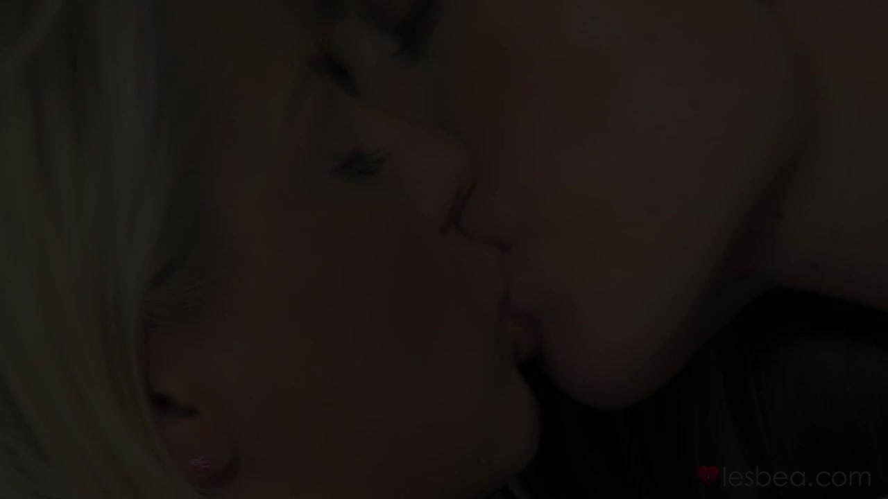 Mia M & Pinky in I Want Your Love - Lesbea