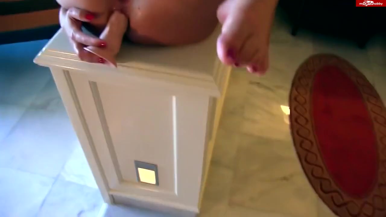 Heftige Anal Doppelpenetration Mit Creampie In Der Kari