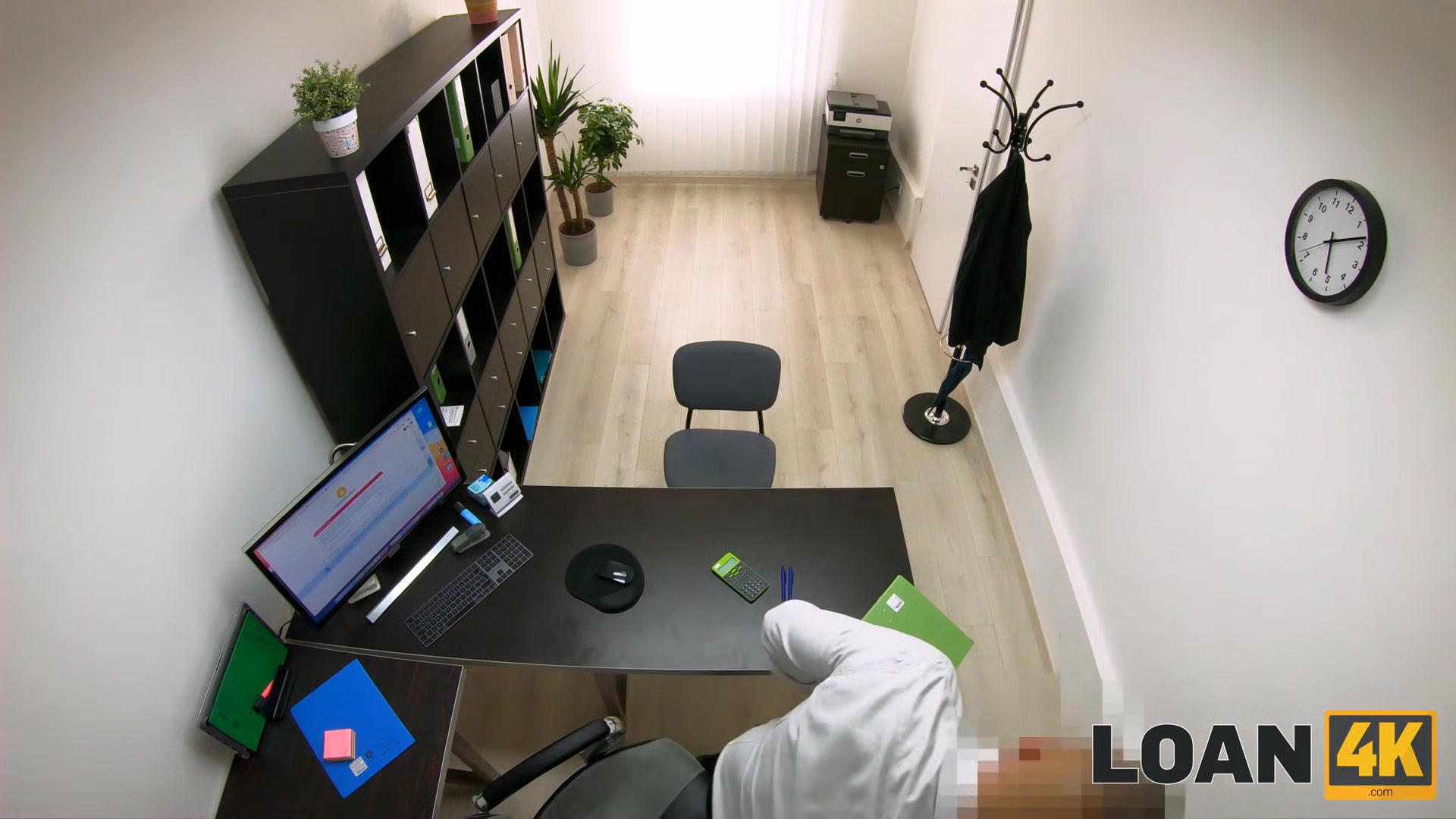 LOAN4K. A trip around the world for a quickie on the desk!