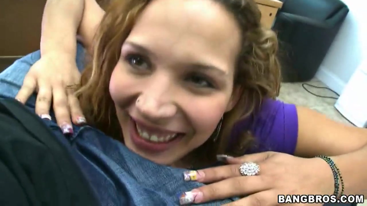Amateur milf Anastaysha gives head at interview