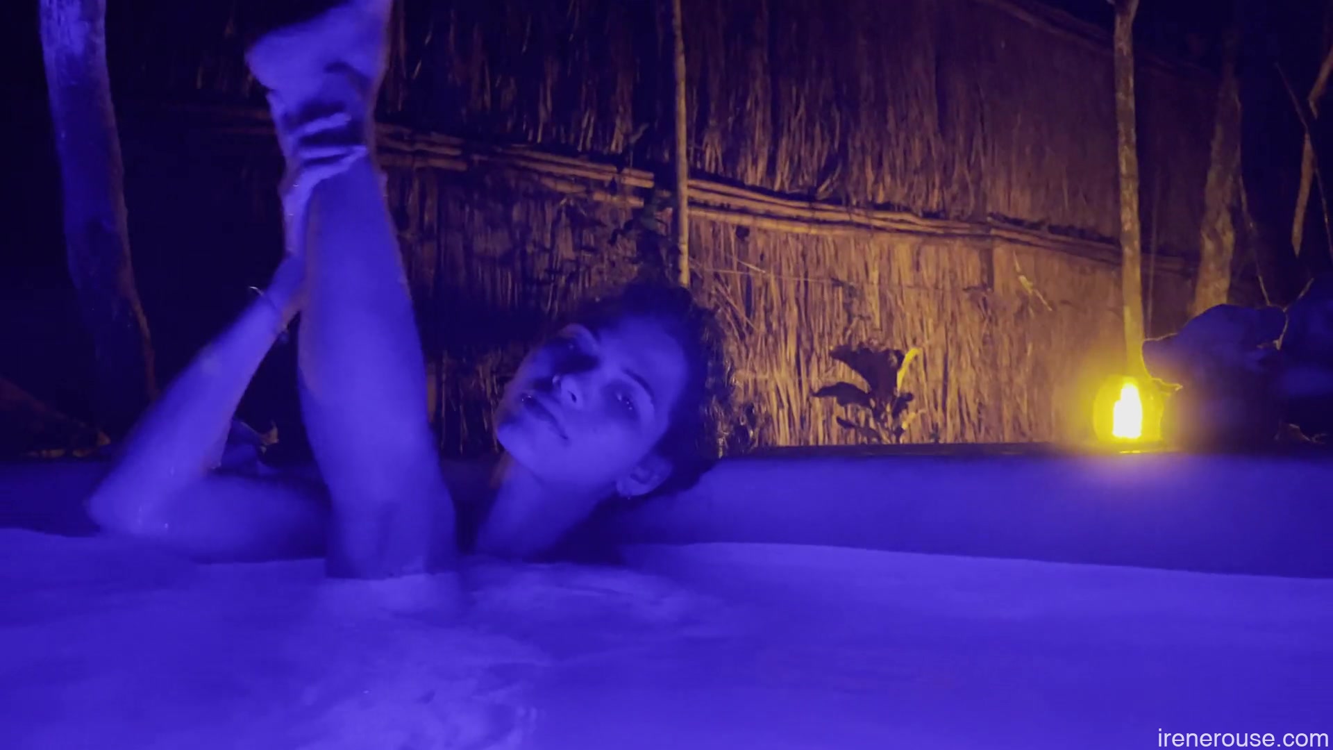 Night Bath - Sex Movies Featuring Irene Rouse