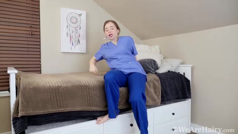 Dawn Honey Crisp plays in bed with a toothbrush - WeAreHairy
