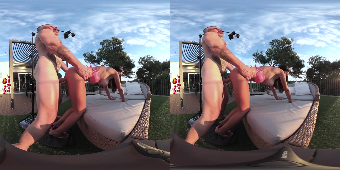 Sunset with a busty latina - Voyeur - perVRt