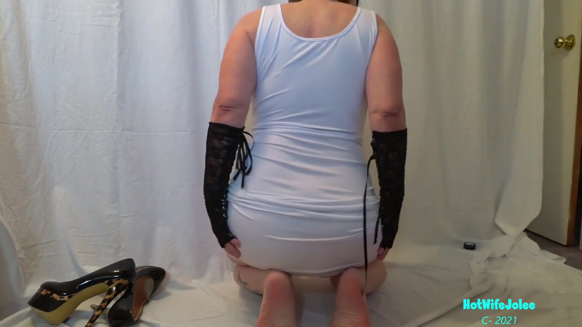 Lick The Forbidden Fruit - CougarBabeJolee