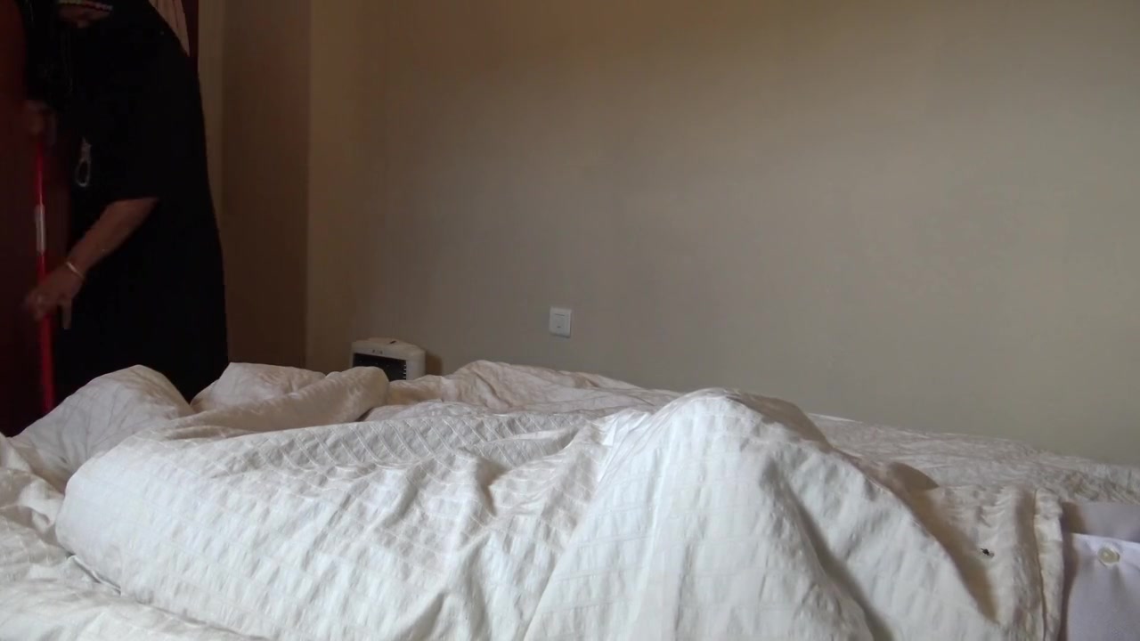 Muslim Maid Has Sex With Big Black Cock In A Hotel Room