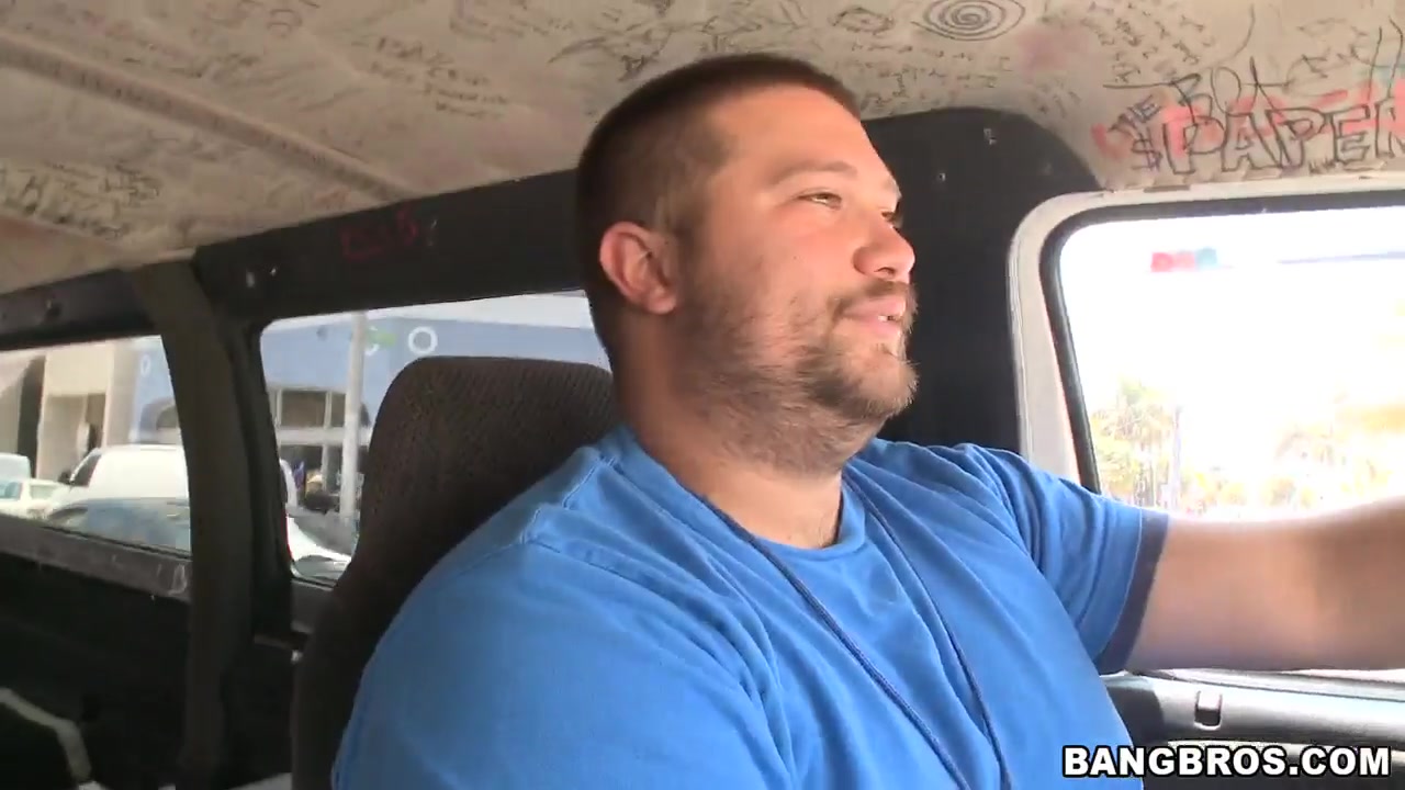 Couple gets picked up on the bangbus