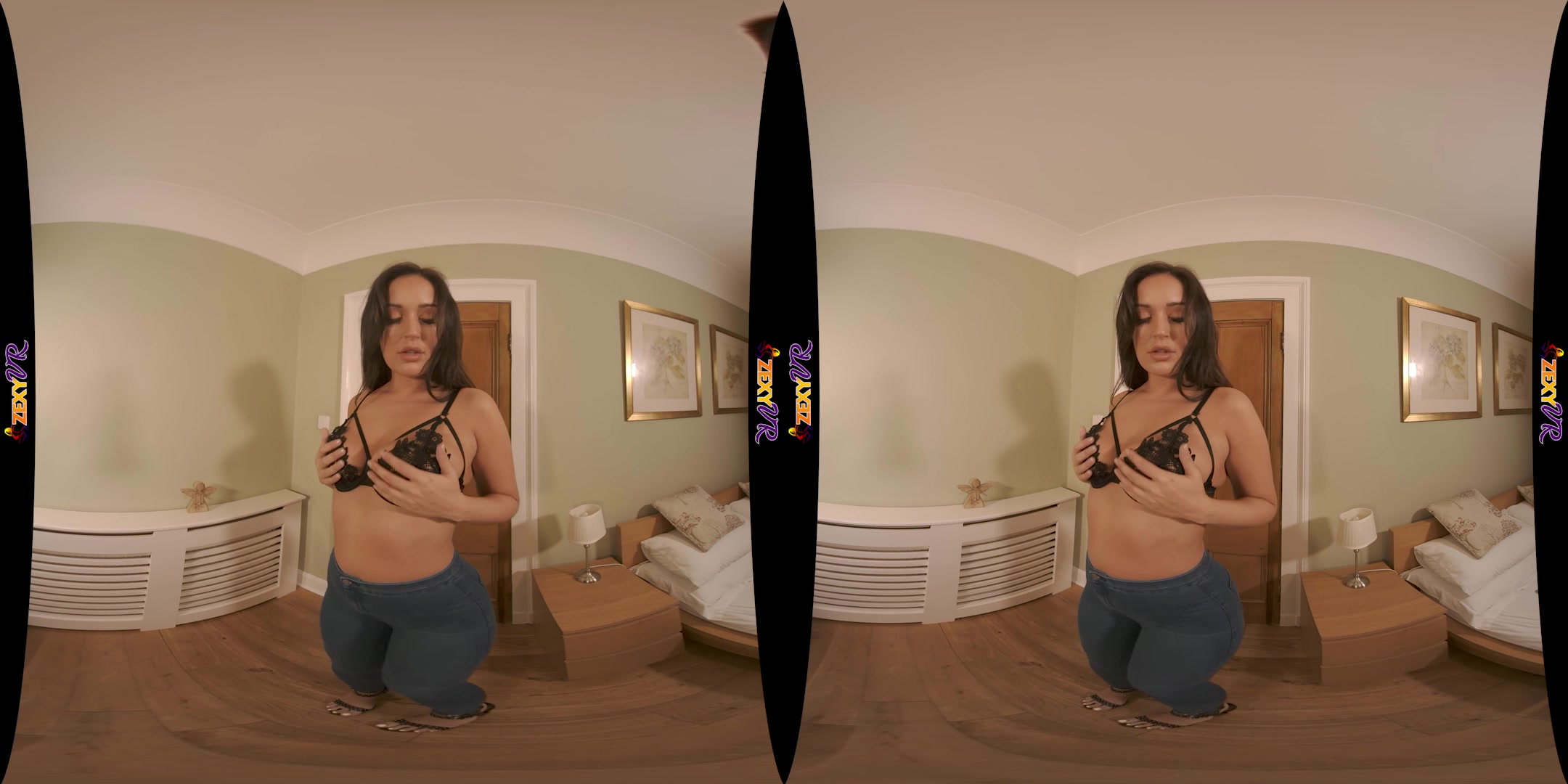 I'm Home Alone featuring Frankie L - ZexyVR